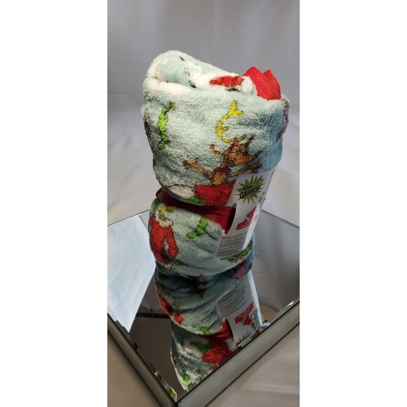 Dr. Seuss The Grinch Throw Blanket Fleece Holiday Christmas 40x50 - NWT - Picture 4 of 5